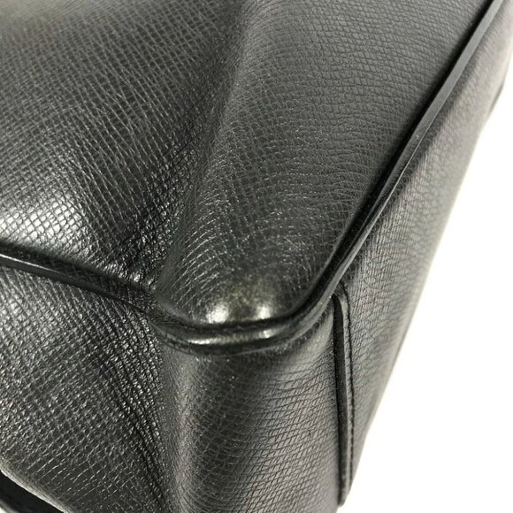 LOUIS VUITTON Taiga Milo Bags Crossbody Flap Messenger Bag Shoulder Bag - Picture 12 of 16